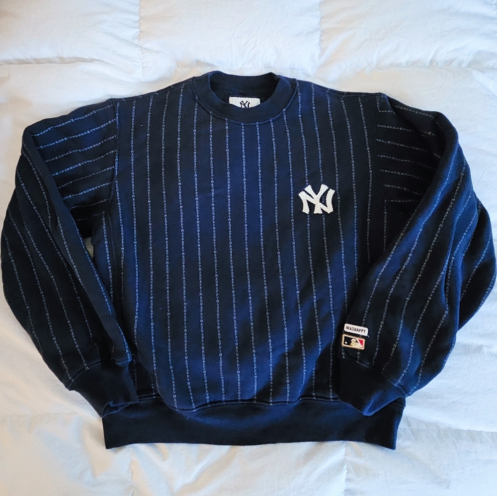 New MADHAPPY New York Yankees Crewneck Sweatshirt - XS - Picture 2 of 7